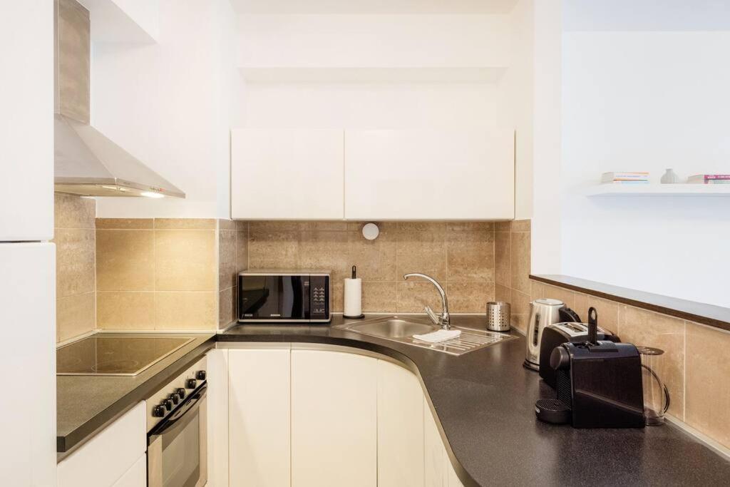 Stylish Suite With Balcony In Central บูดาเปสต์ ภายนอก รูปภาพ